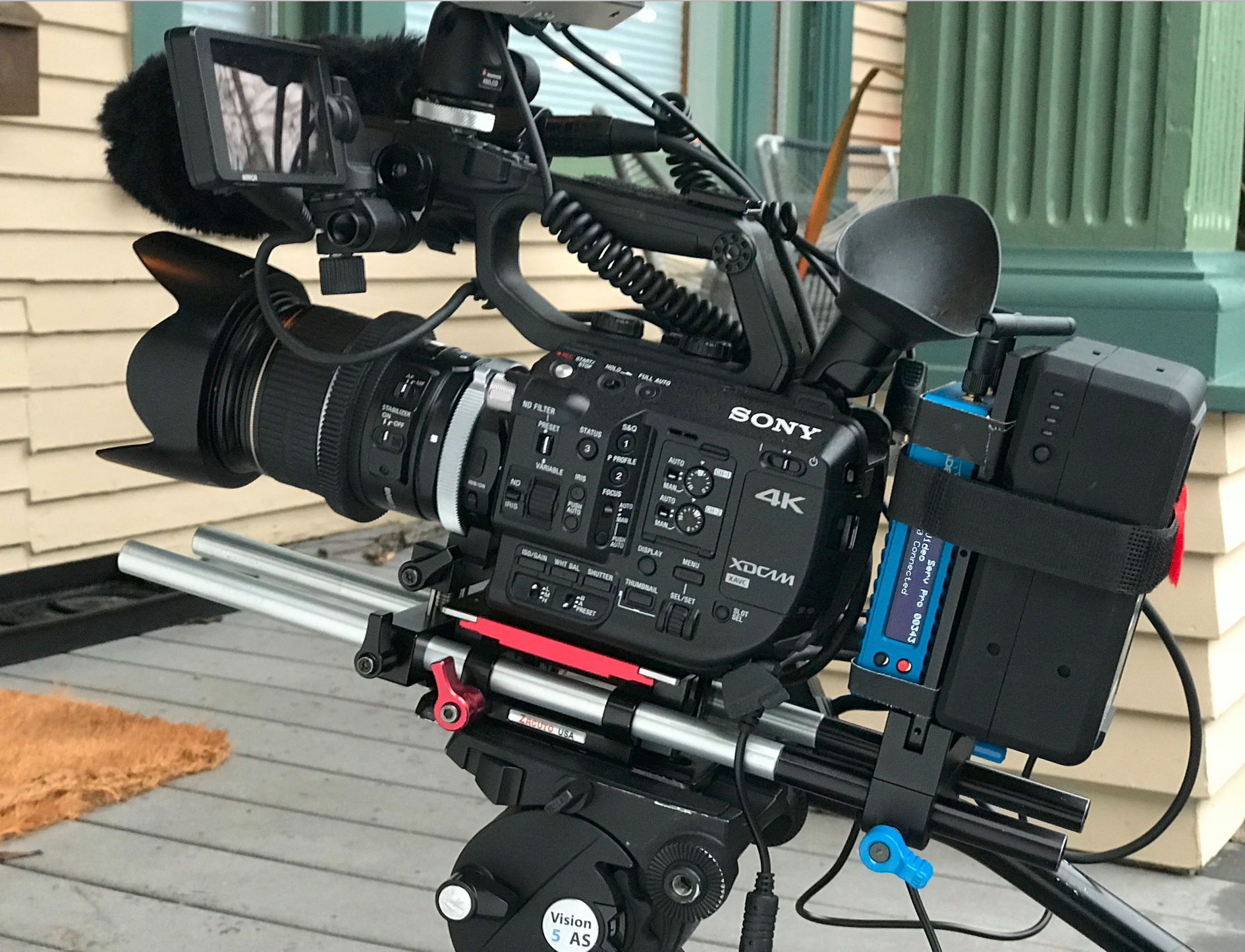 Sony FS5 with V-mount power solution