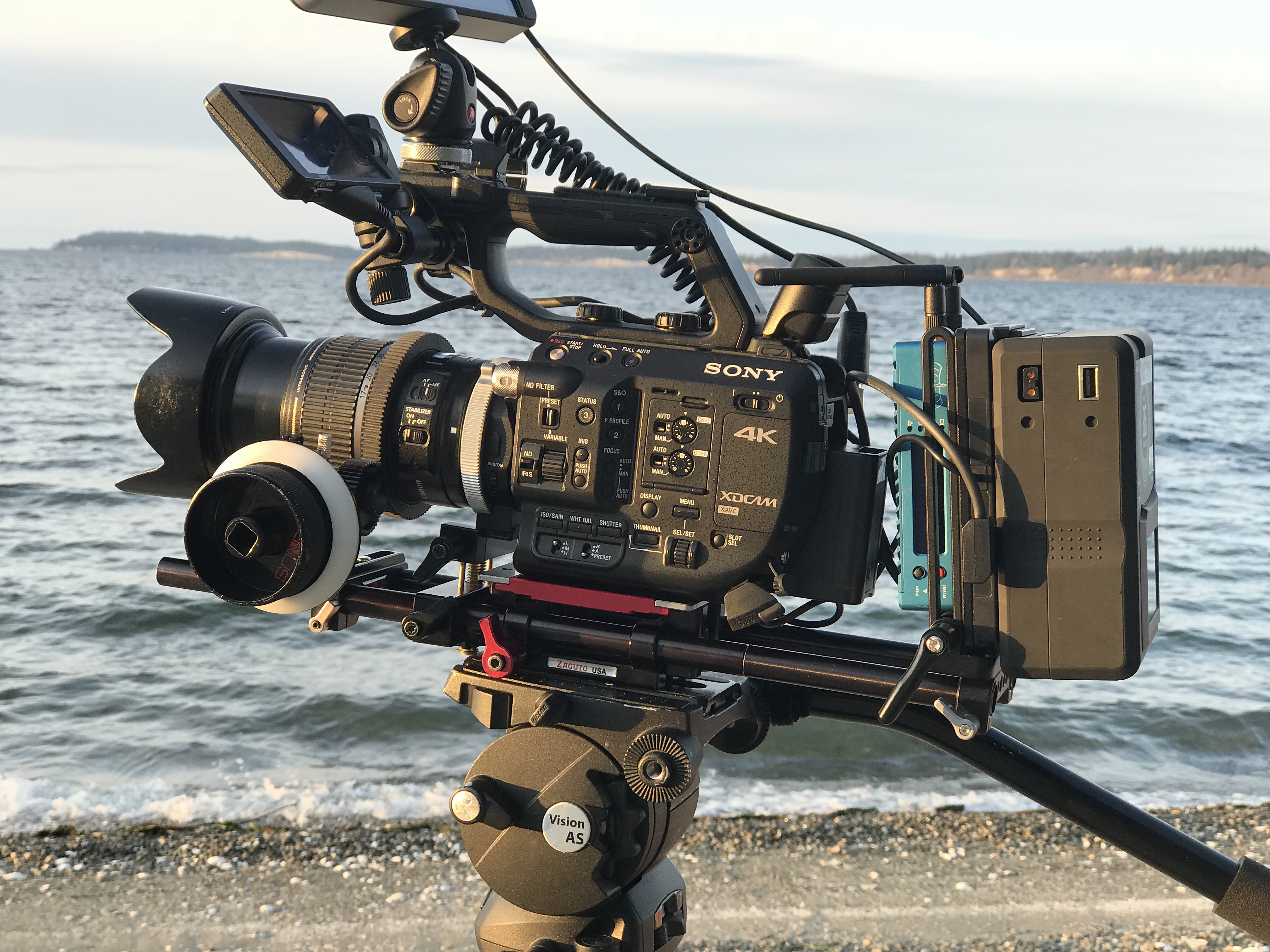 Sony FS5 with Vmount battery and most importantly, its internal battery on deck